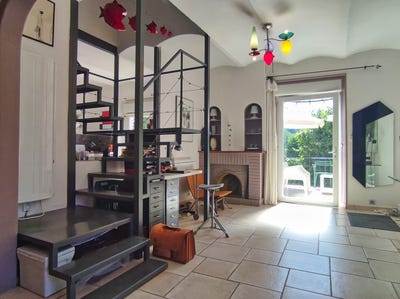 /international/fr/besseges-languedoc-roussillon-310107557678/