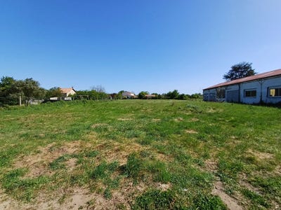 /international/fr/civaux-charente-310107837127/