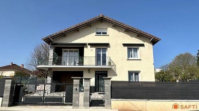 /international/fr/pont-du-chateau-auvergne-310105969370/