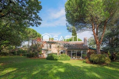 /international/fr/saint-sauveur-midi-pyrenees-310107299234/