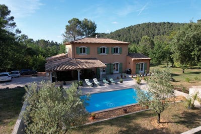 /international/fr/cotignac-provence-alpes-cote-d-azur-310109227893/