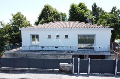 /international/fr/jonzac-charente-310108406162/