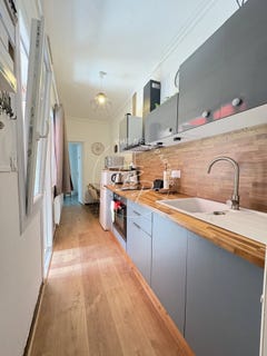 /international/fr/lamalou-les-bains-languedoc-roussillon-310107428402/