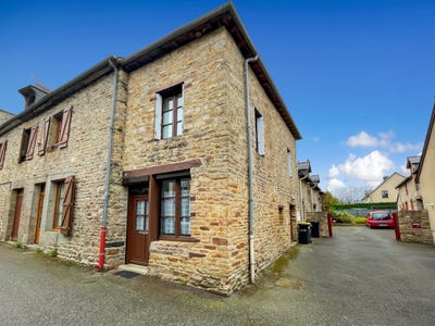 /international/fr/saint-aubin-du-cormier-brittany-310108728302/