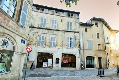 /international/fr/avignon-provence-alpes-cote-d-azur-310101283235/