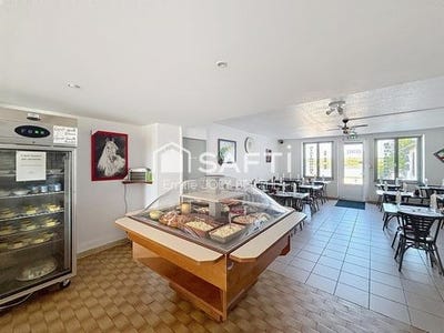 /international/fr/joue-en-charnie-pays-de-la-loire-310108674838/