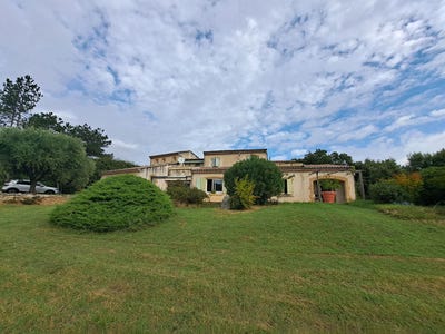 /international/fr/bourg-saint-andeol-rhone-310106188867/