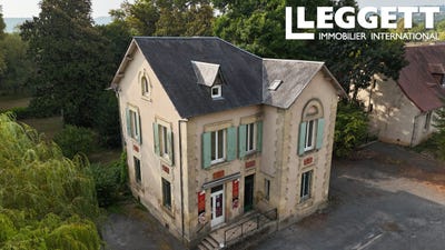 /international/fr/hautefort-aquitaine-310102340636/