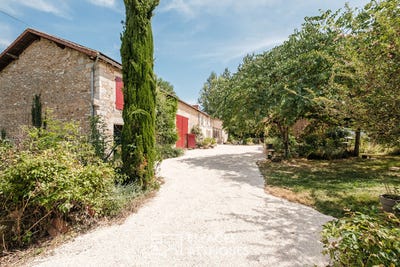 /international/fr/civaux-charente-310101354508/