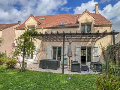 /international/fr/le-mesnil-saint-denis-ile-de-france-310109926123/