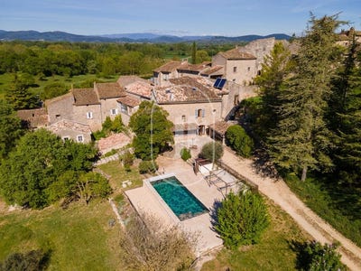 /international/fr/rochegude-languedoc-roussillon-310107500253/