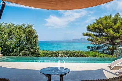 /international/fr/l-ile-rousse-corsica-310109329253/