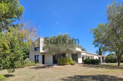 /international/fr/rochefort-du-gard-languedoc-roussillon-310107025052/