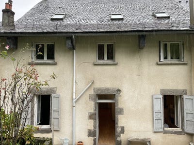 /international/fr/saint-cernin-auvergne-310109023134/