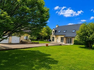 /international/fr/guichen-brittany-310108247857/