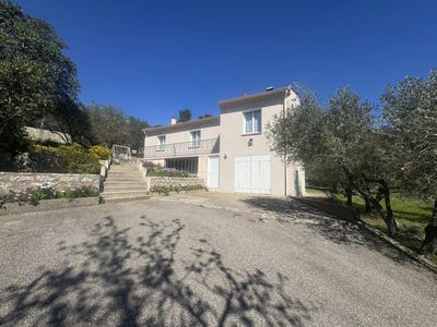 /international/fr/nimes-languedoc-roussillon-310100460000/