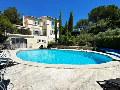 /international/fr/beaucaire-languedoc-roussillon-310109691824/