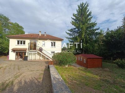 /international/fr/saint-amant-de-boixe-charente-310101385373/?lang=zh-cn