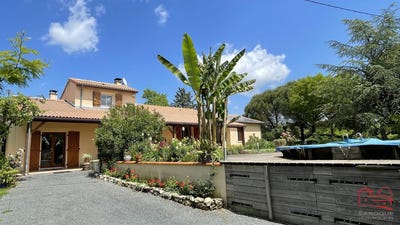 /international/fr/laroque-timbaut-aquitaine-120094504293/?lang=en
