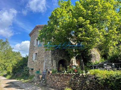 /international/fr/corbes-languedoc-roussillon-310098742786/?lang=en