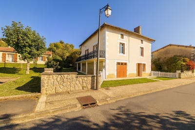 /international/fr/alloue-charente-310109020807/?lang=th