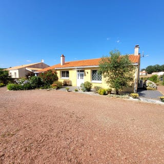 /international/fr/saint-avaugourd-des-landes-pays-de-la-loire-310104464963/