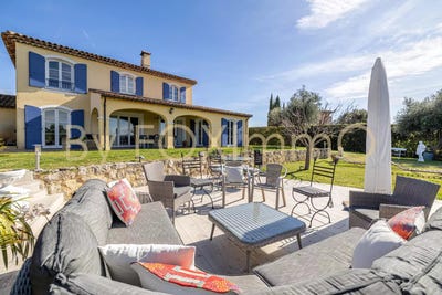 /international/fr/villeneuve-loubet-provence-alpes-cote-d-azur-310101083364/