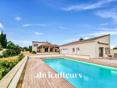 /international/fr/12bis-rue-de-la-sauvagette-mortagne-sur-gironde-mortagne-sur-gironde-charente-310100484264/