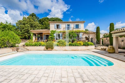 /international/fr/suze-la-rousse-rhone-310108677651/
