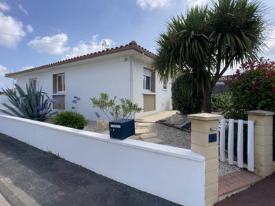 /international/fr/saint-gilles-croix-de-vie-pays-de-la-loire-310101156558/