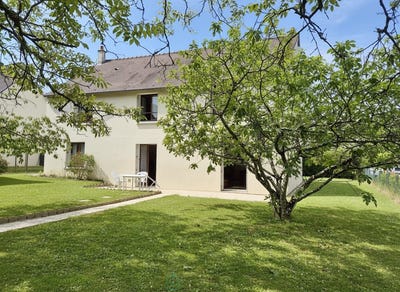 /international/fr/amboise-centre-val-de-loire-310108865825/?lang=th