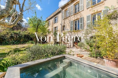 /international/fr/villeneuve-les-avignon-languedoc-roussillon-310108002212/