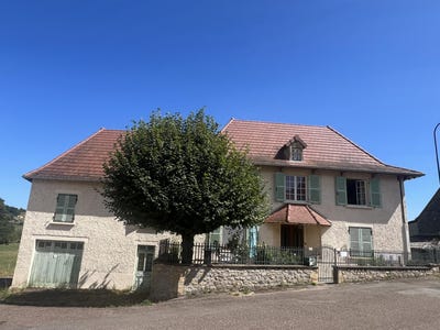 /international/fr/saint-christophe-en-brionnais-burgundy-310098702707/