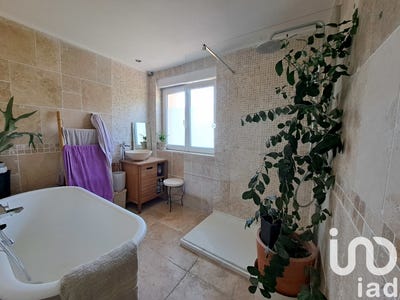/international/fr/saint-just-en-chaussee-picardie-310106047680/