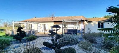 /international/fr/la-chataigneraie-pays-de-la-loire-120098199304/
