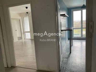 /international/fr/laval-pays-de-la-loire-310104959447/