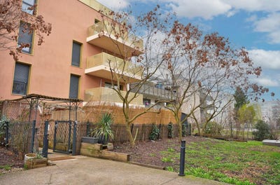 /international/fr/bron-rhone-310107967452/
