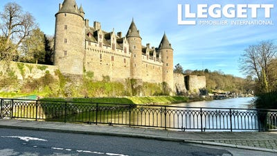 /international/fr/josselin-brittany-310107469815/