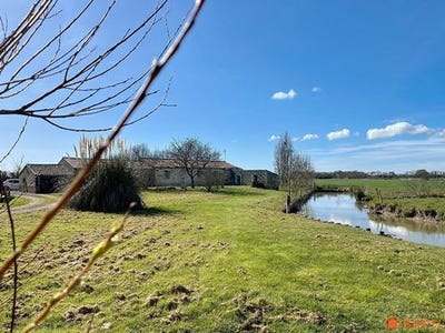 /international/fr/angles-pays-de-la-loire-310106881095/