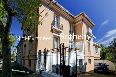 /international/fr/castres-midi-pyrenees-310105924415/