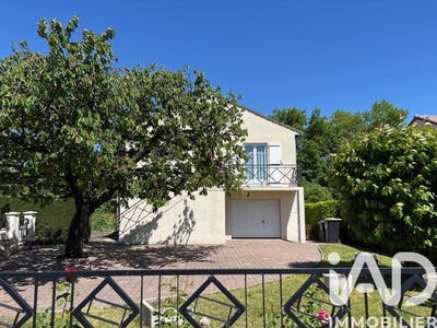 /international/fr/riom-auvergne-310105186193/
