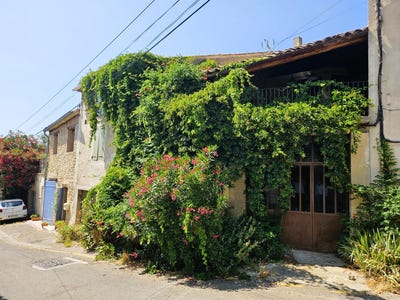 /international/fr/cucuron-provence-alpes-cote-d-azur-310101135227/