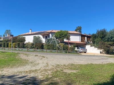 /international/fr/cordes-sur-ciel-midi-pyrenees-310107643052/