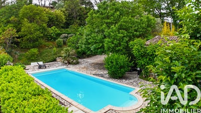 /international/fr/connaux-languedoc-roussillon-310106576948/
