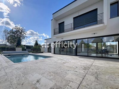 /international/fr/saint-cyr-sur-loire-centre-val-de-loire-310108596277/?lang=th