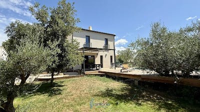 /international/fr/arpaillargues-et-aureillac-languedoc-roussillon-310100911174/
