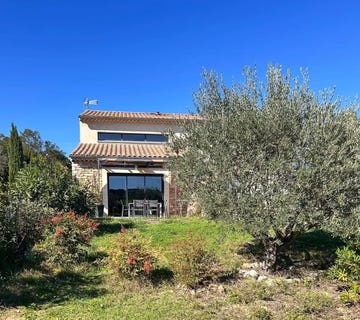 /international/fr/aigueze-languedoc-roussillon-310105832962/