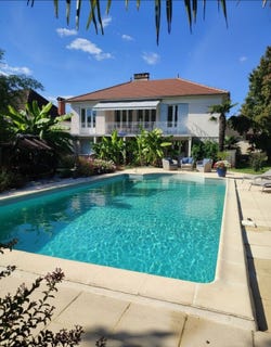 /international/fr/gourdon-midi-pyrenees-310108553721/