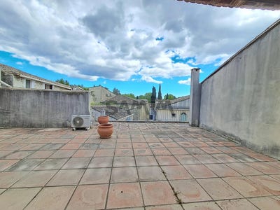/international/fr/aigues-vives-languedoc-roussillon-310098841893/