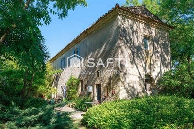 /international/fr/uzes-languedoc-roussillon-310108459162/